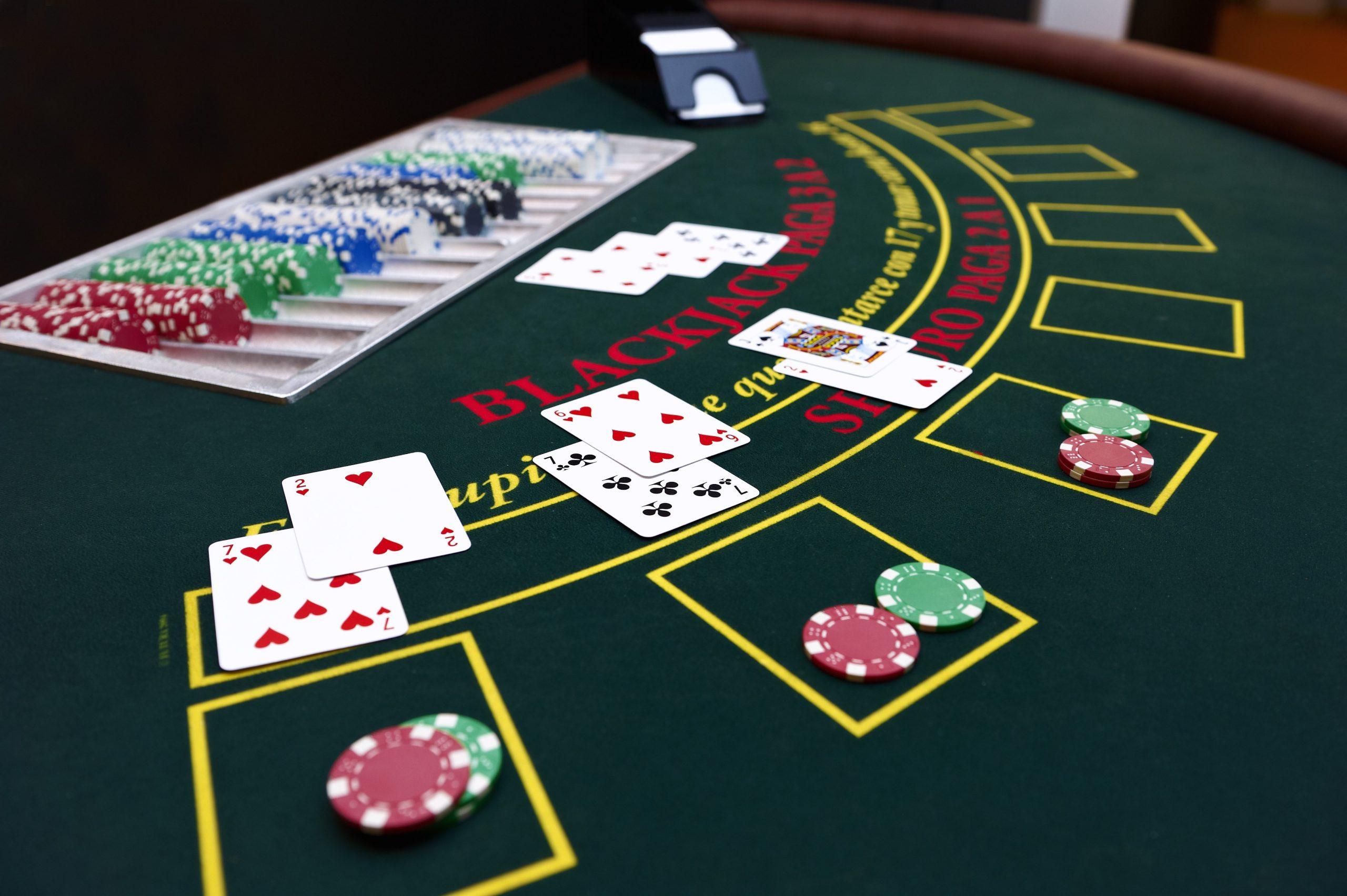 Khám phá tải game bài dân gian miễn phí và trải nghiệm những trò chơi bài dân gian hấp dẫn